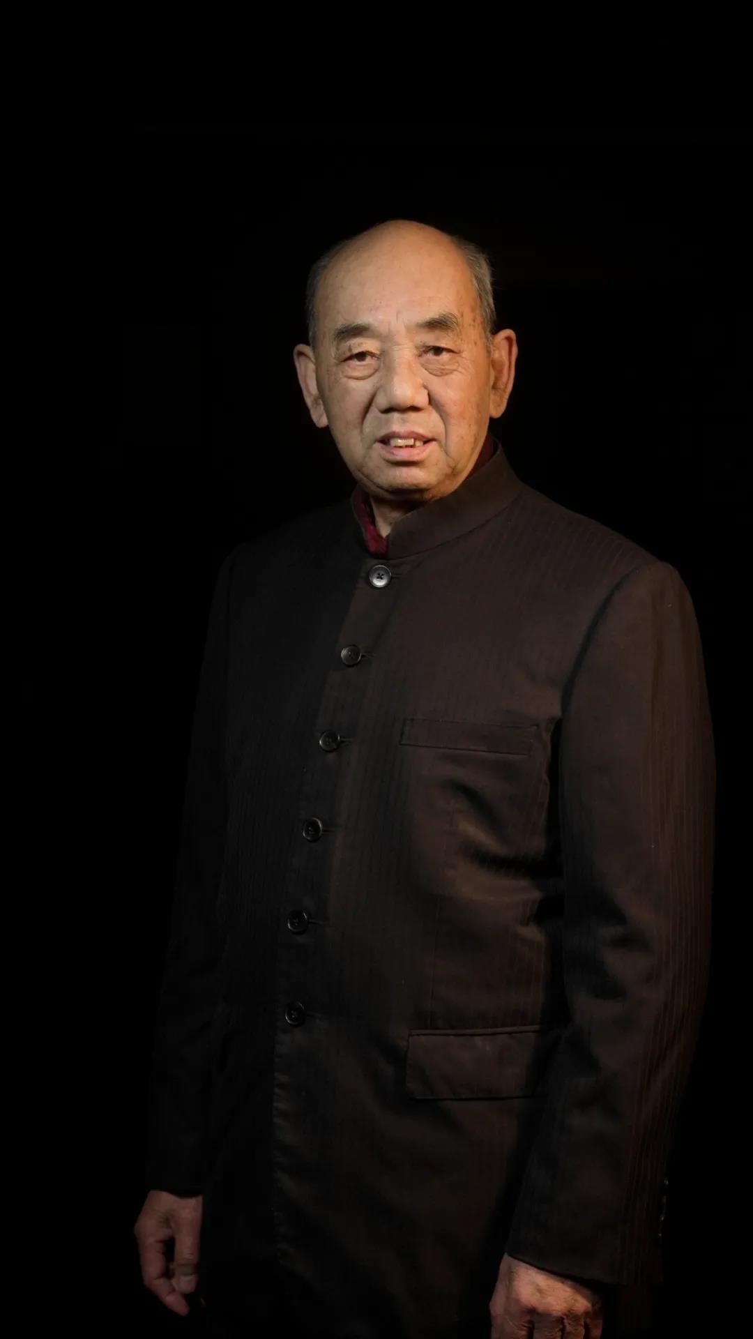 国家级非遗传承人黄云鹏领衔景德镇非遗大师数字陶瓷第一拍