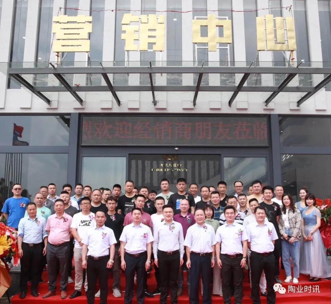 奥古特再出发！重新定义仿古高度：首个现代美学馆落成、首创微晶岩板2.0面世