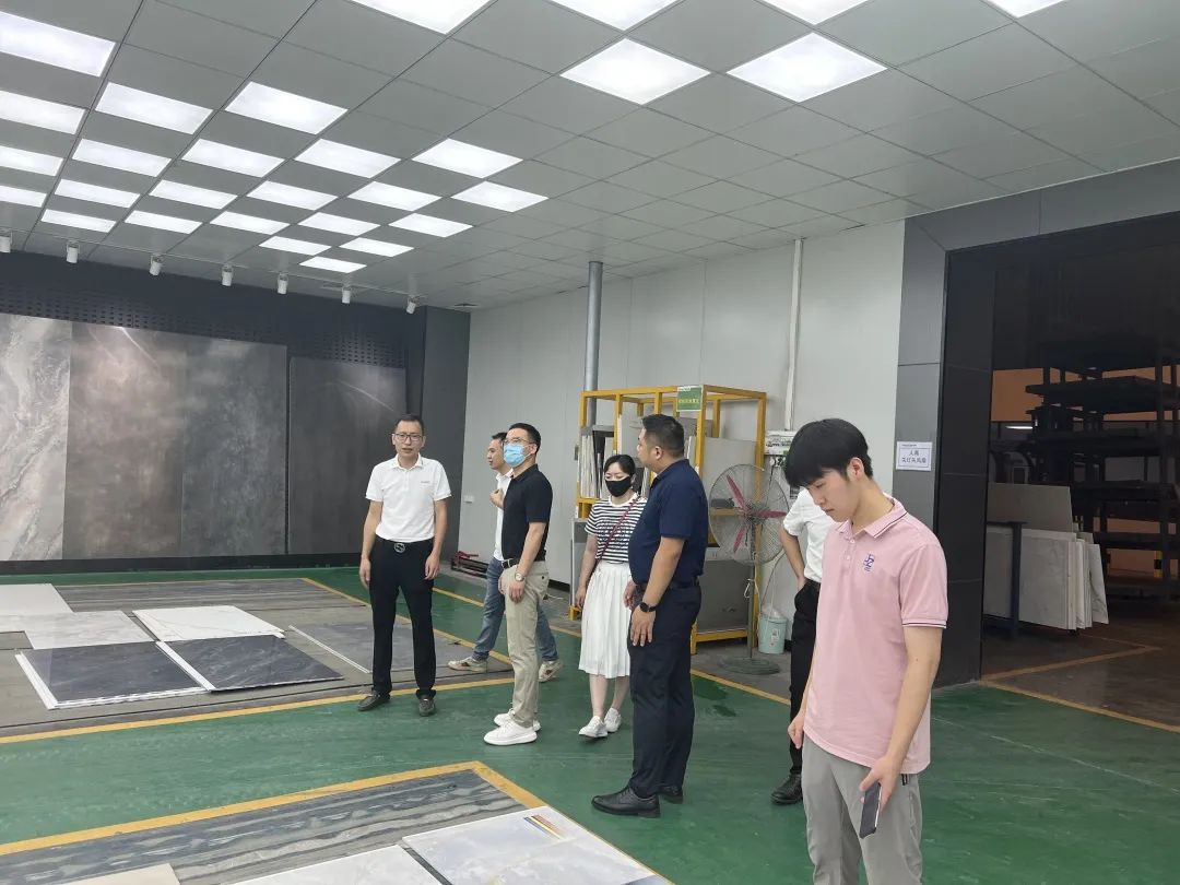 志邦家居企业代表一行莅临新岩素参观考察