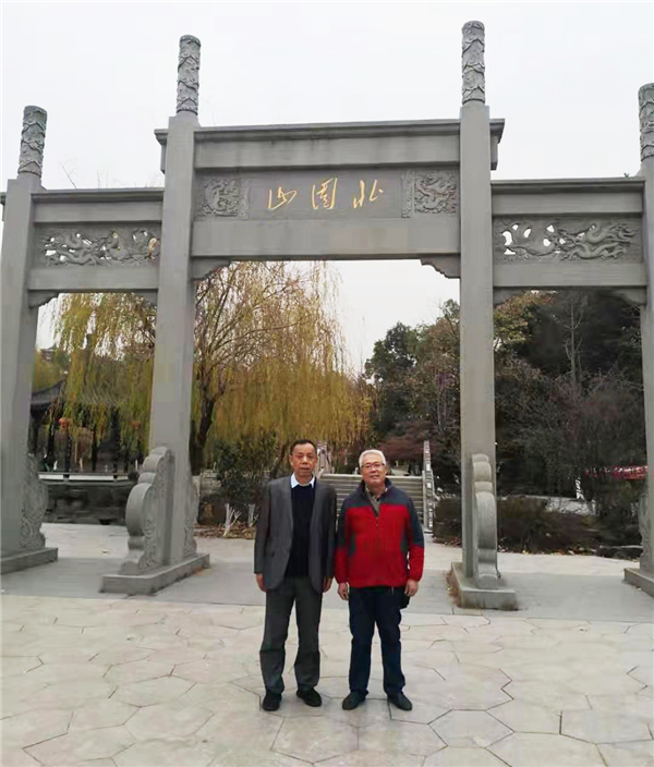 喻镇荣：登京口北固亭效颦稼轩