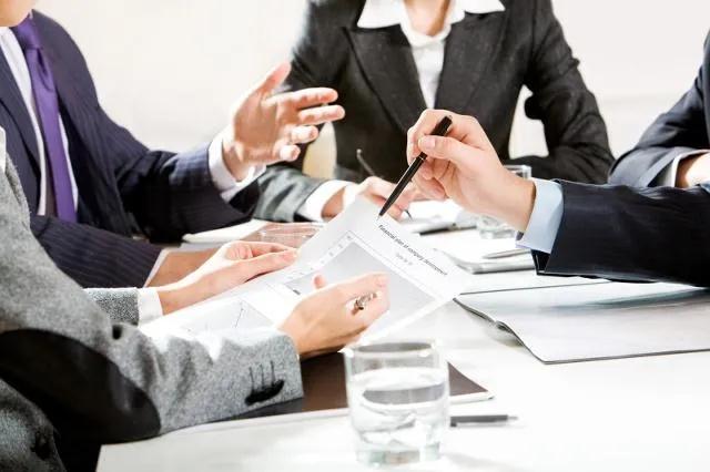 “35岁”陶瓷人的职场危机：出逃或重启前要反思这两点