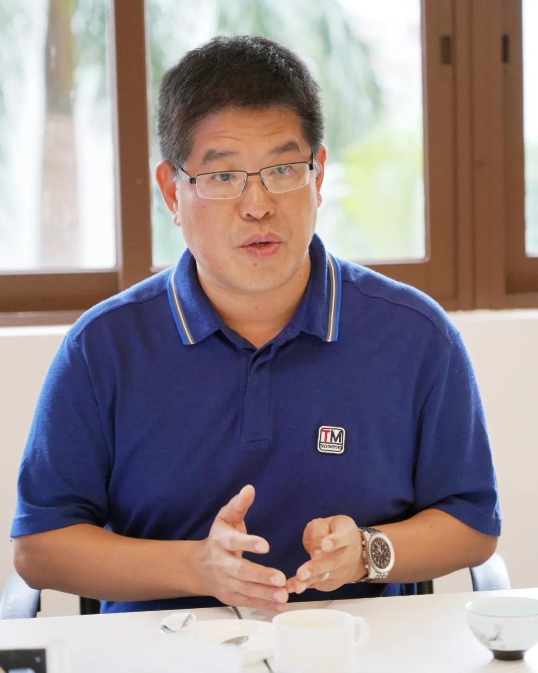 道格拉斯邓柱标：专注打造超级品牌溢价的“慢跑者”