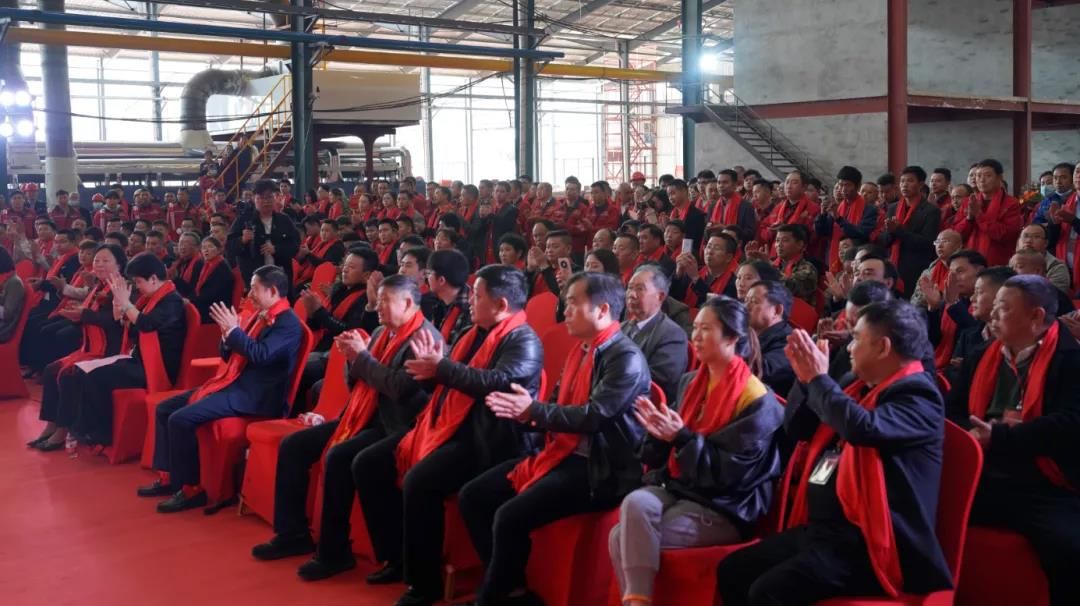 1618828396671118.jpg 金三角集团大岩板智能生产线窑炉顺利点火4.jpg