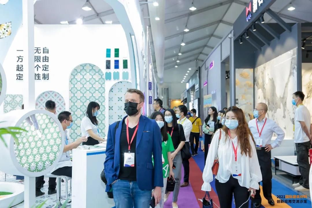 逛展1.jpg