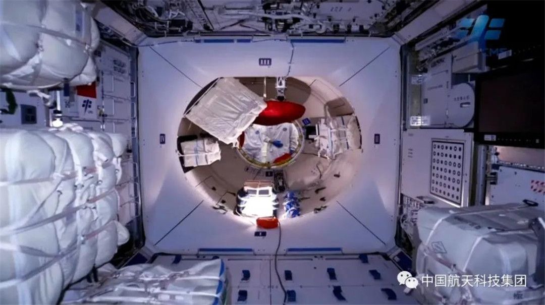神州十二飞天，太空站卫浴空间长这样……5.jpg