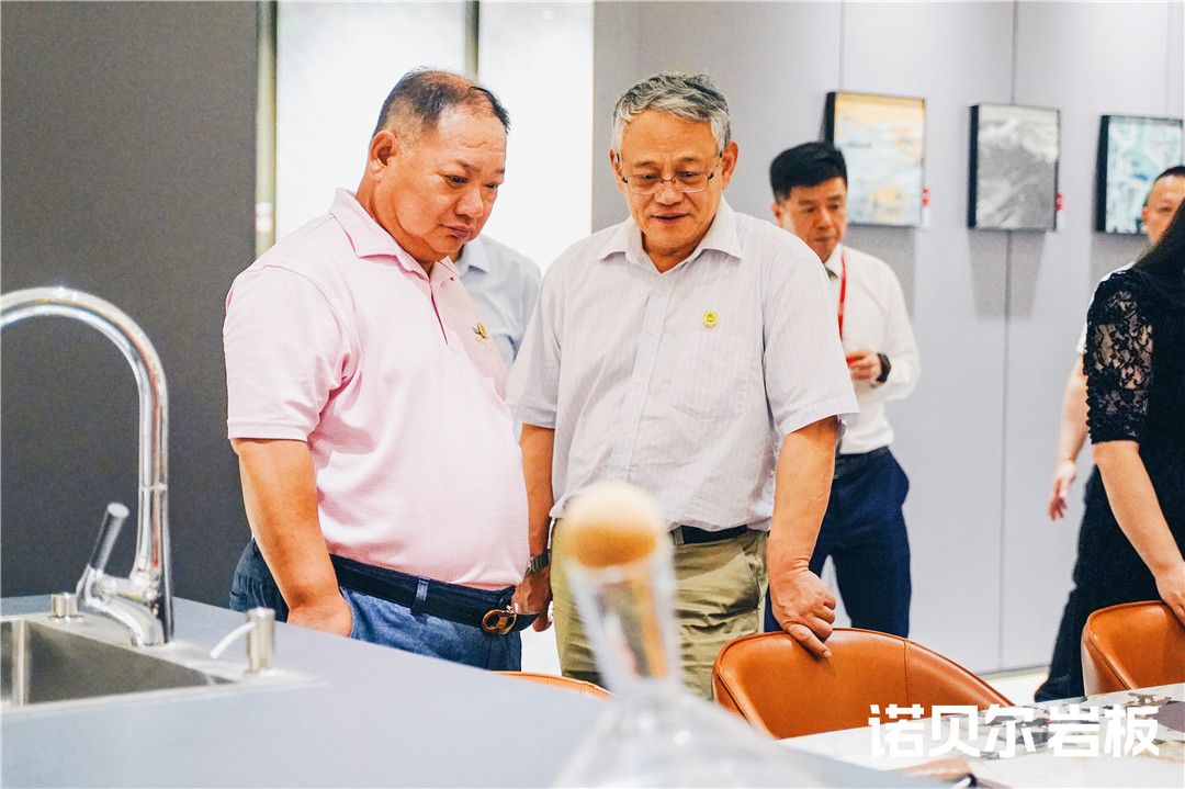 参观诺贝尔科技文化中心3.jpg