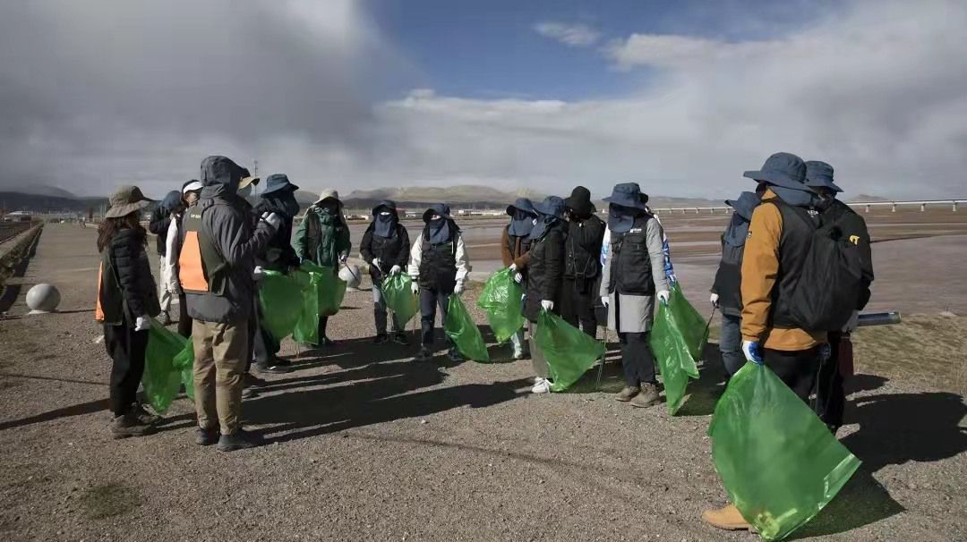 1631499827996727.jpg 让关怀在路上——帝王洁具绿色公益行 (9).jpg