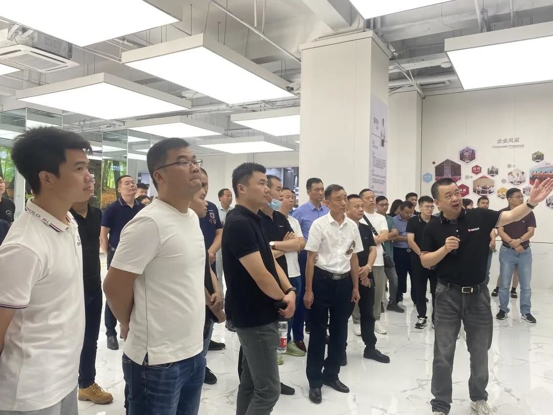 鹰牌陶瓷 3.jpg