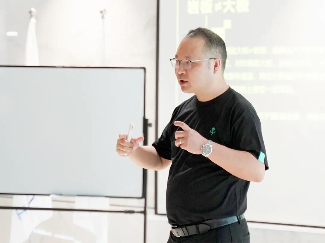 零售营销中心研销副总杨奎彬.jpg