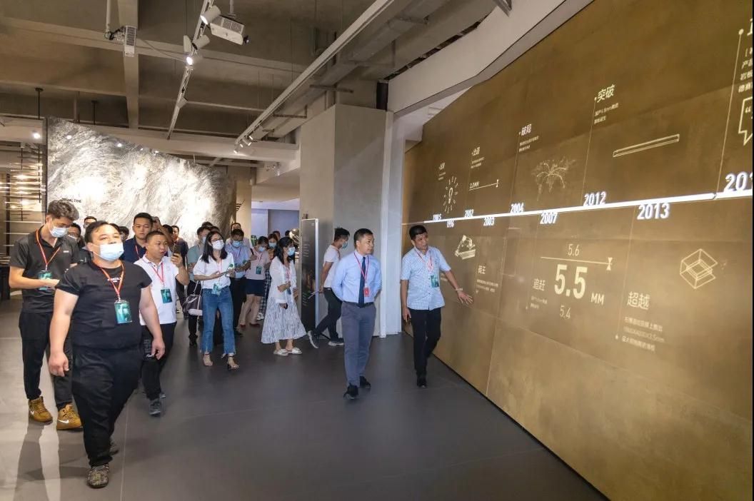 新明珠参观1.jpg