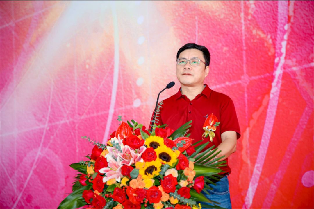 中鹏热能董事长万鹏.jpg