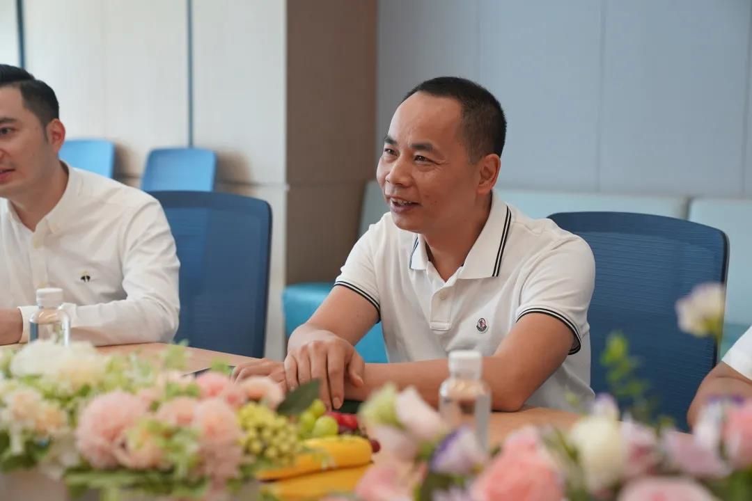 新锦成集团董事长 何成健.jpg