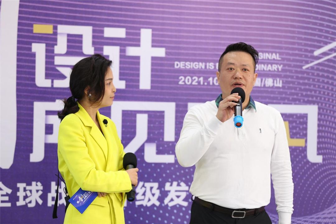 八马瓷砖总经理吕伟坤（右）.jpg