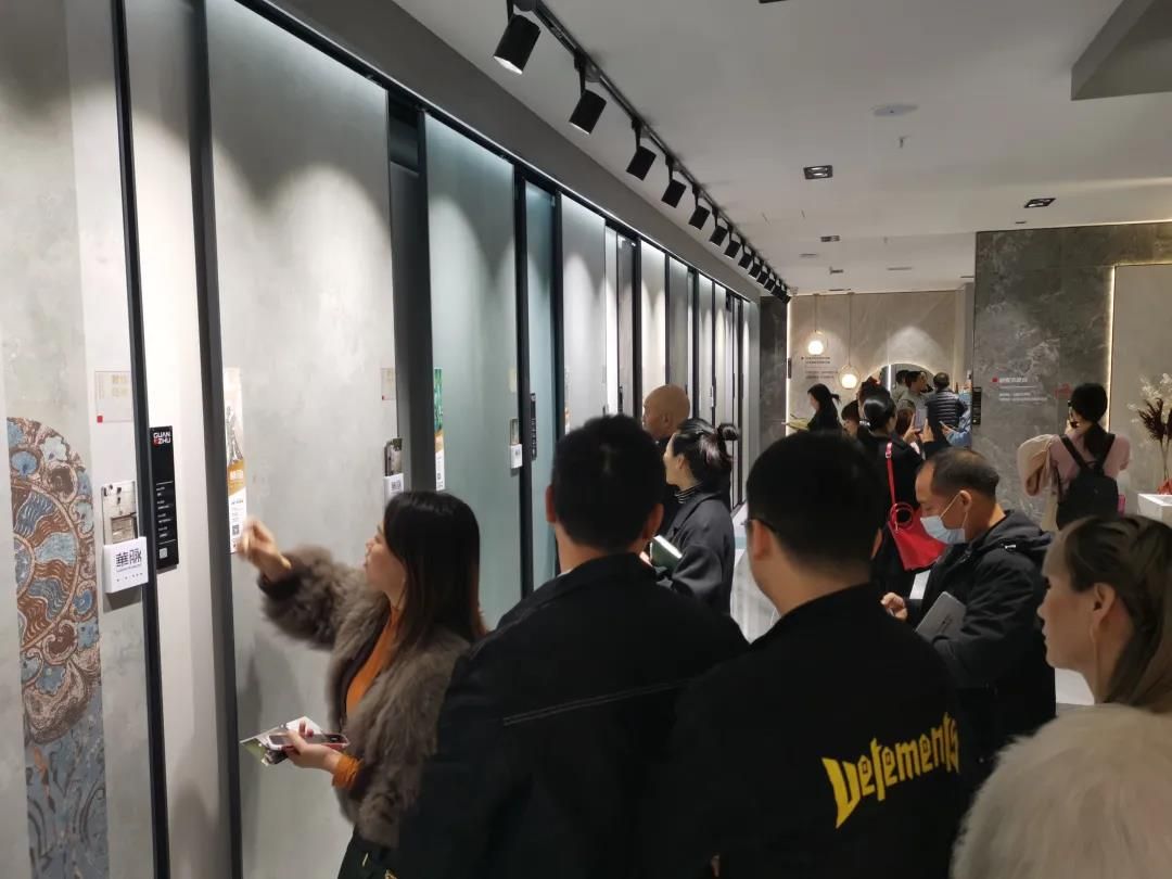 冠珠新品现场2.jpg