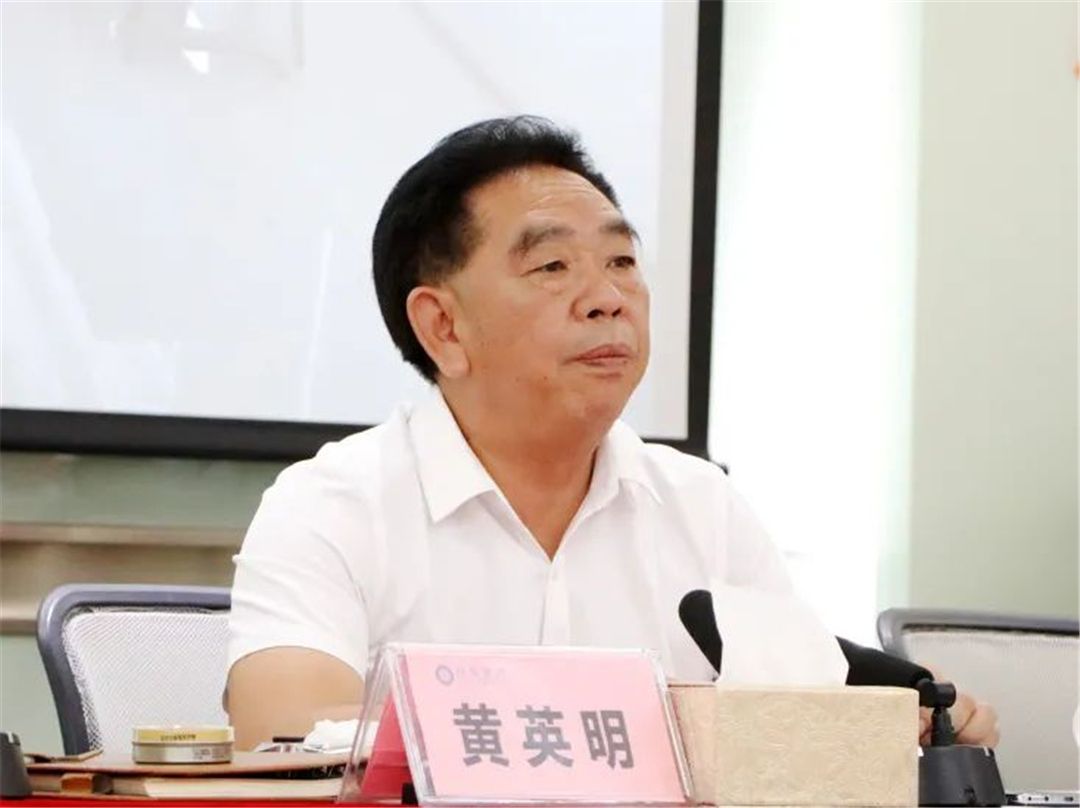 旭日集团董事长黄英明.jpg